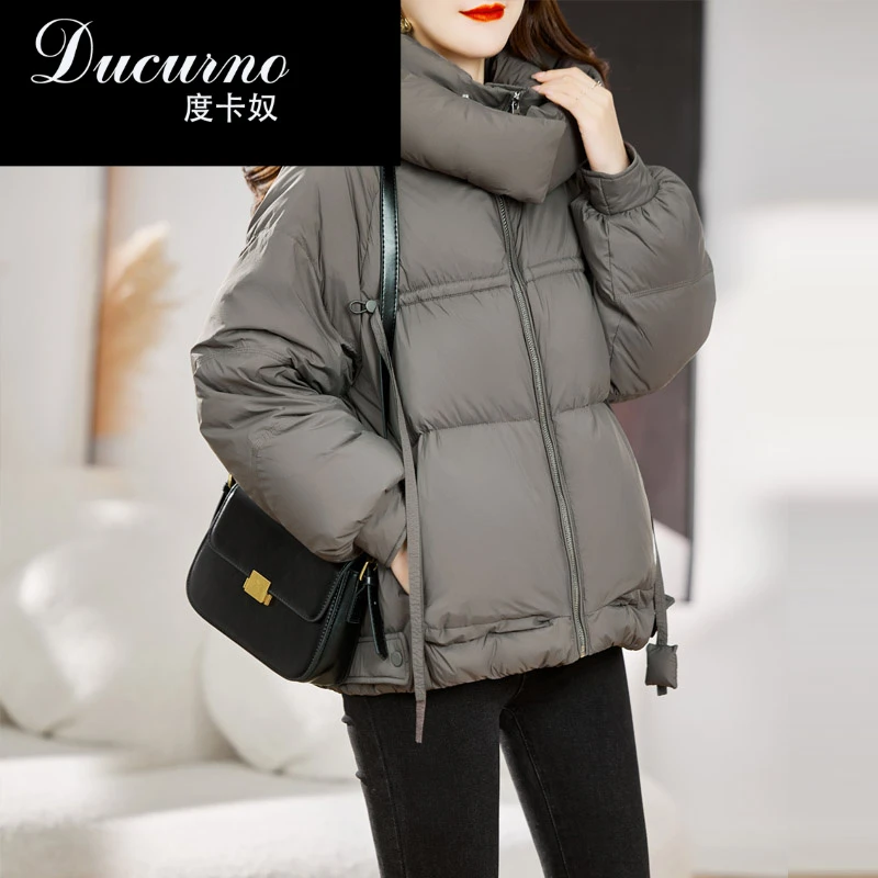小个子加厚保暖连帽羽绒服女冬季新款高端流行妈妈装白鸭绒短外套