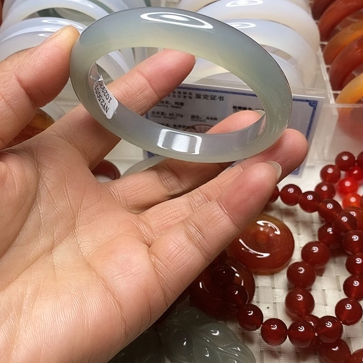 玛瑙/玉髓未镶嵌手镯