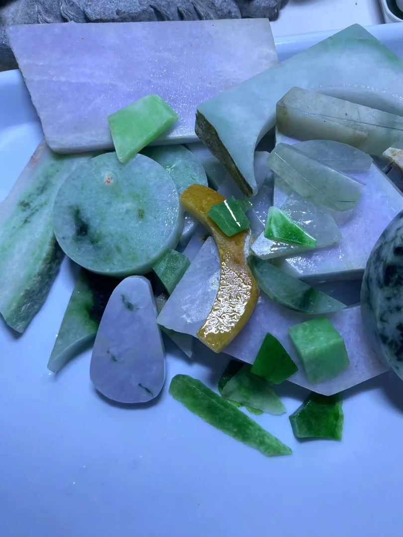 翡翠毛货边角料5元起鱼缸料新人练手有裂介意勿拍多样性发其一