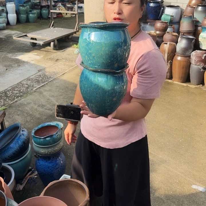 口19高19瑕疵两个盆子。