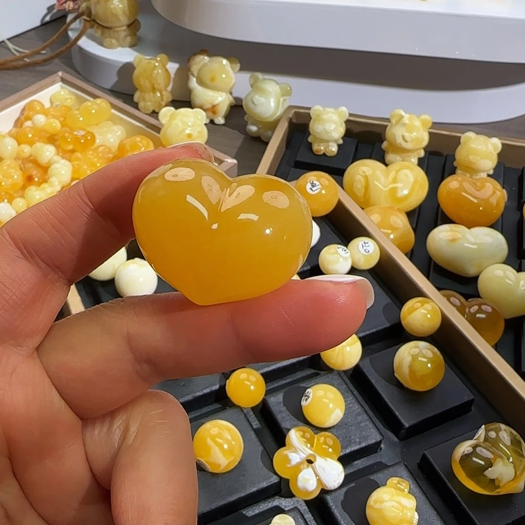 琥珀未镶嵌珠宝奇石