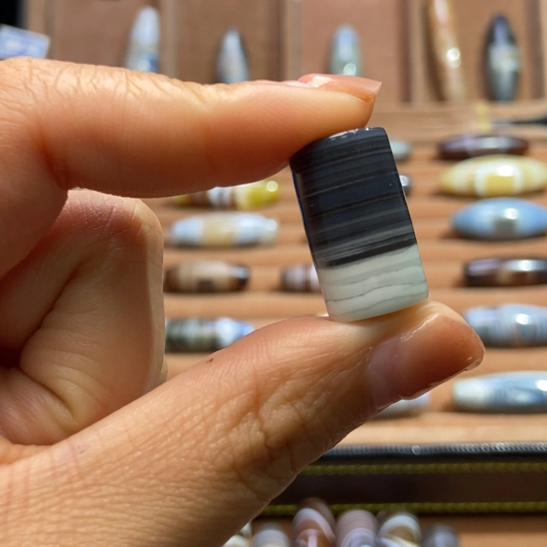 穆***琴玛瑙/玉髓未镶嵌颈饰