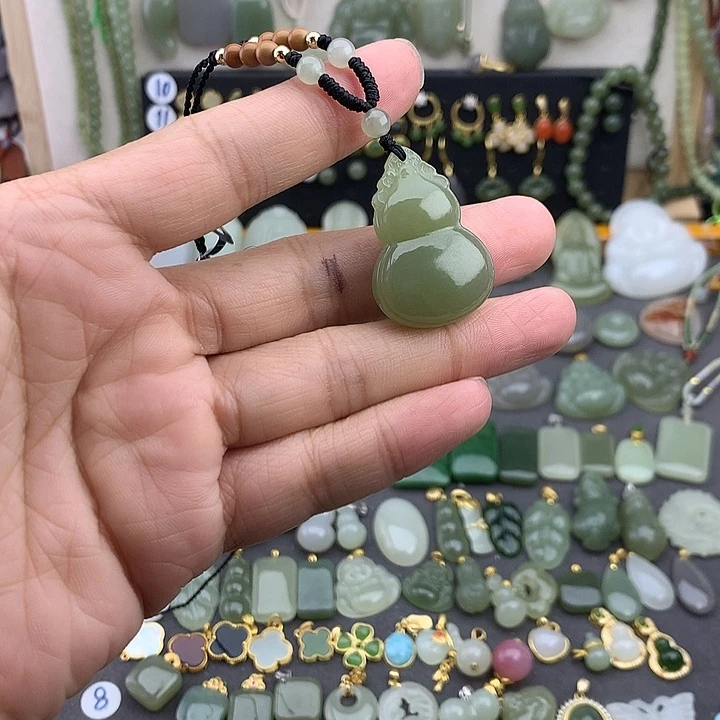 和田玉未镶嵌吊坠(不含链)