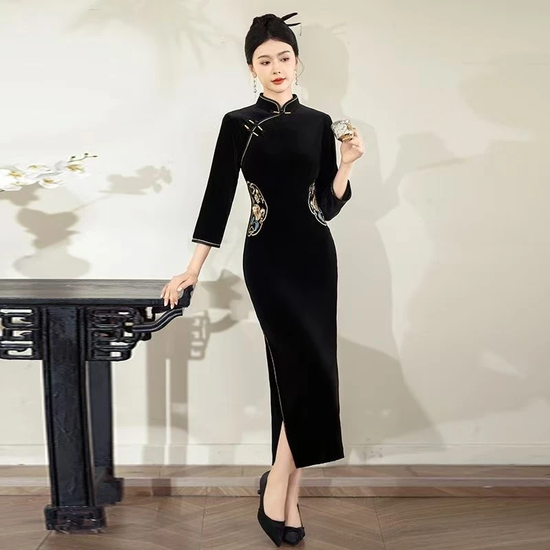 旗袍2025新款高端修身黑色丝绒改良年轻款妈妈微胖遮肚子修身显瘦