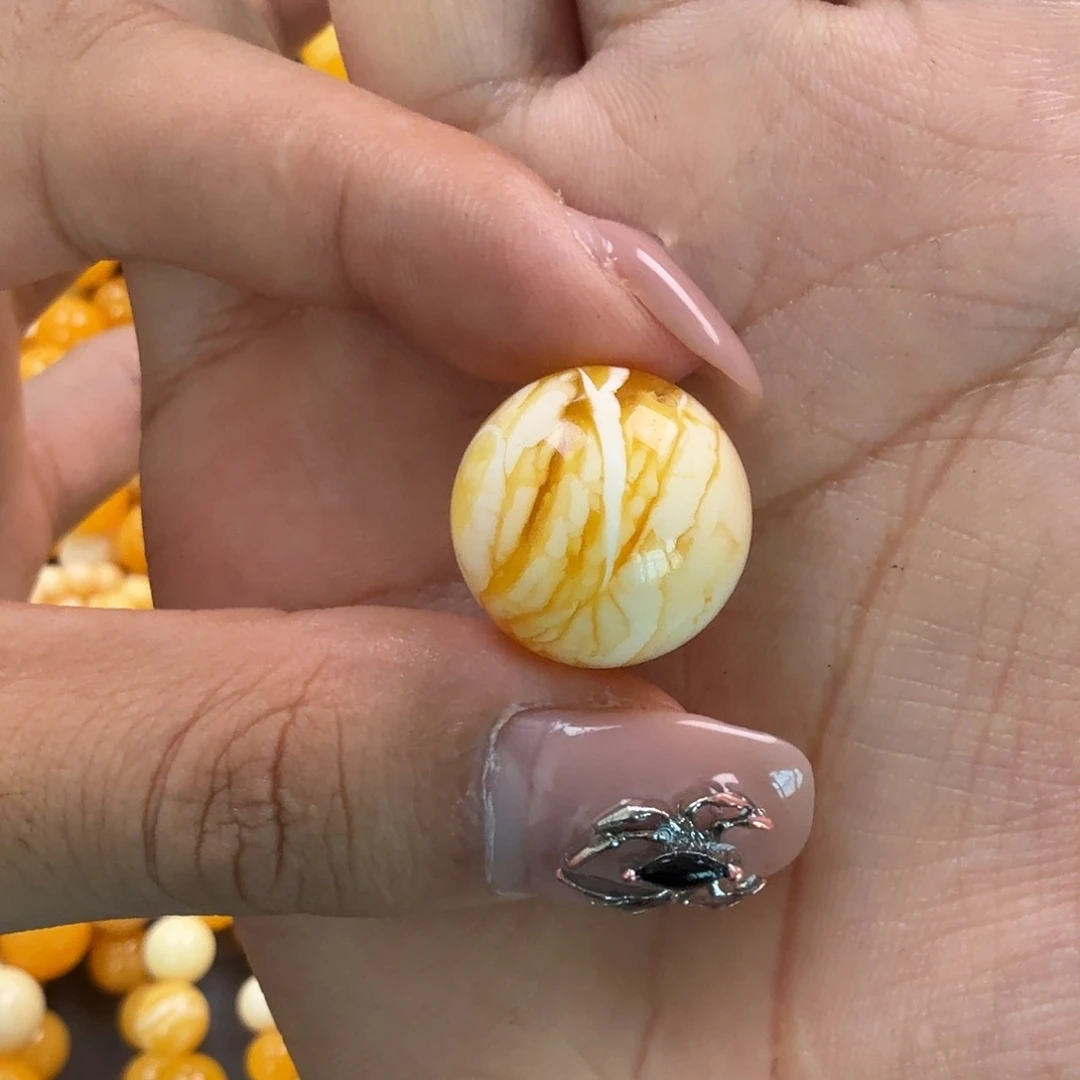 蜜蜡未镶嵌珠宝奇石