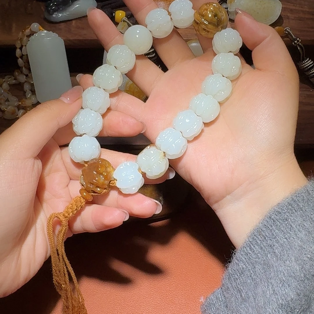 海***上和田玉未镶嵌车挂