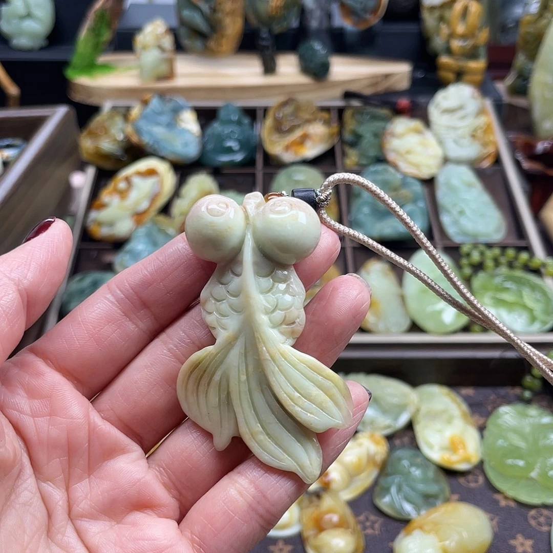 蛇纹石玉颈饰未镶嵌๓****?辽阳粉金鱼