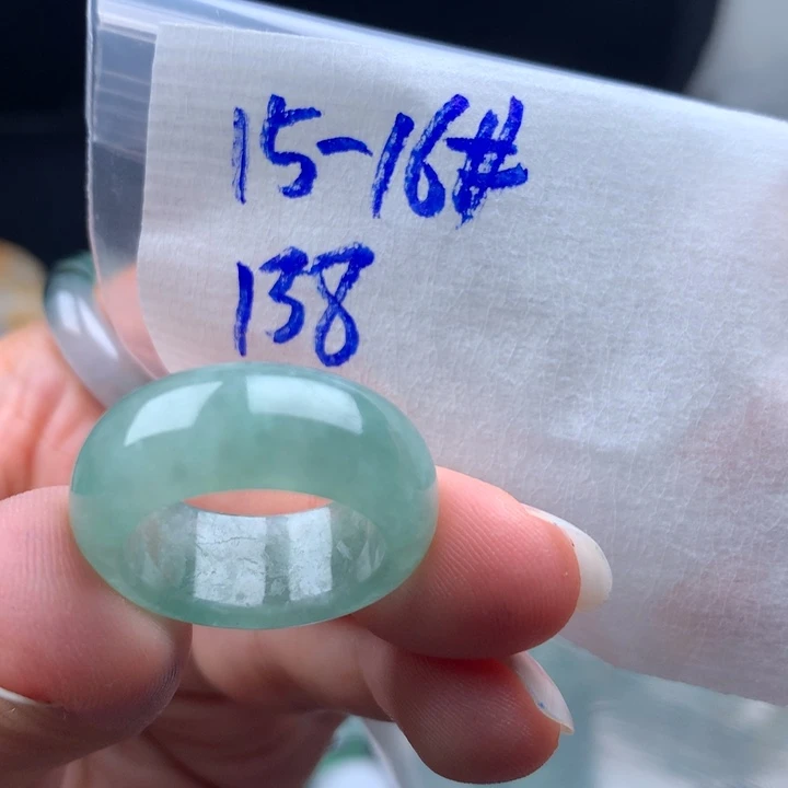 闫***贝未镶嵌戒指翡翠戒圈