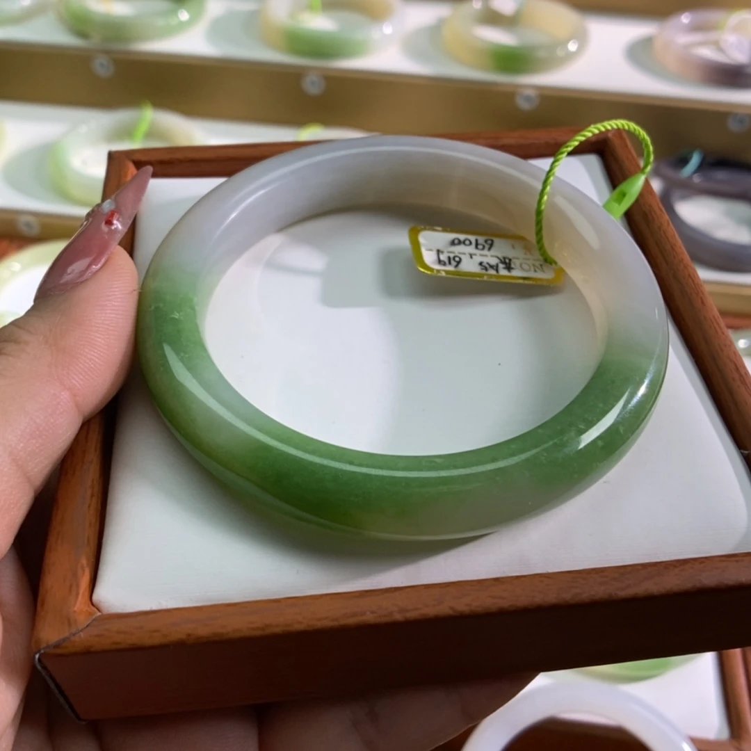 【闪购商品】和田玉手镯未镶嵌师*杰翠白手镯