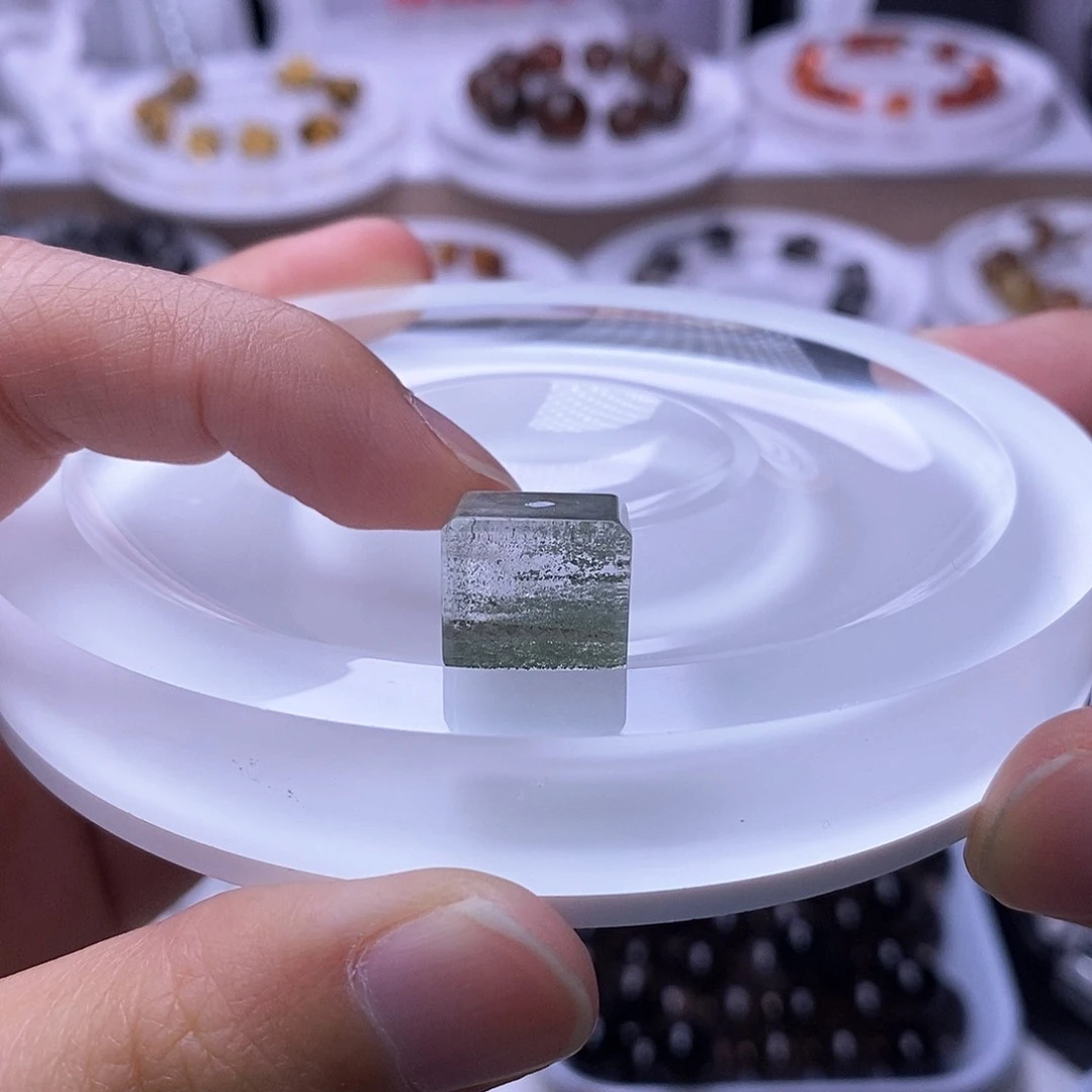 水晶天然水晶打孔不退换未镶嵌琪****?
