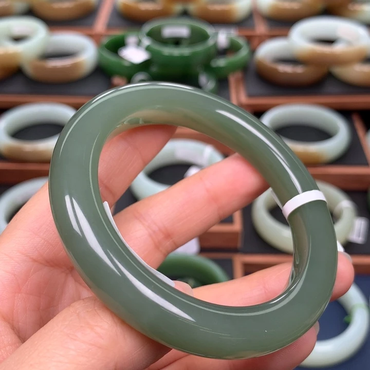 和田玉手镯未镶嵌57