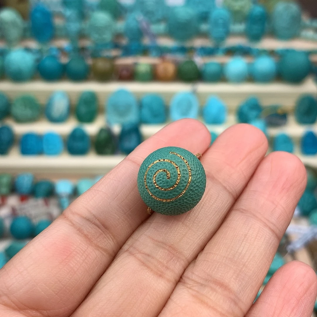 绿松石未镶嵌珠宝奇石15