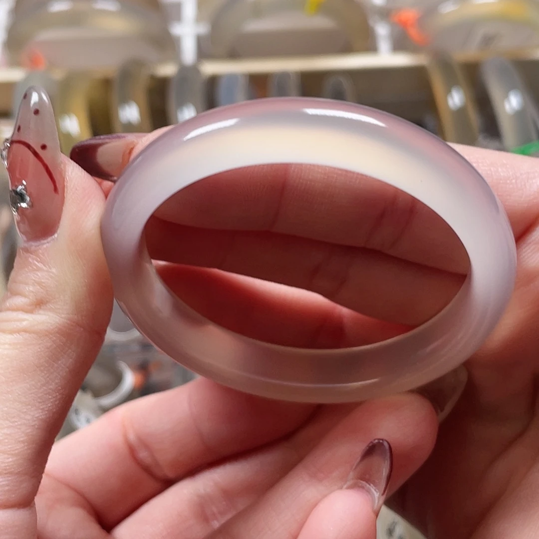 小***.玛瑙/玉髓未镶嵌手镯