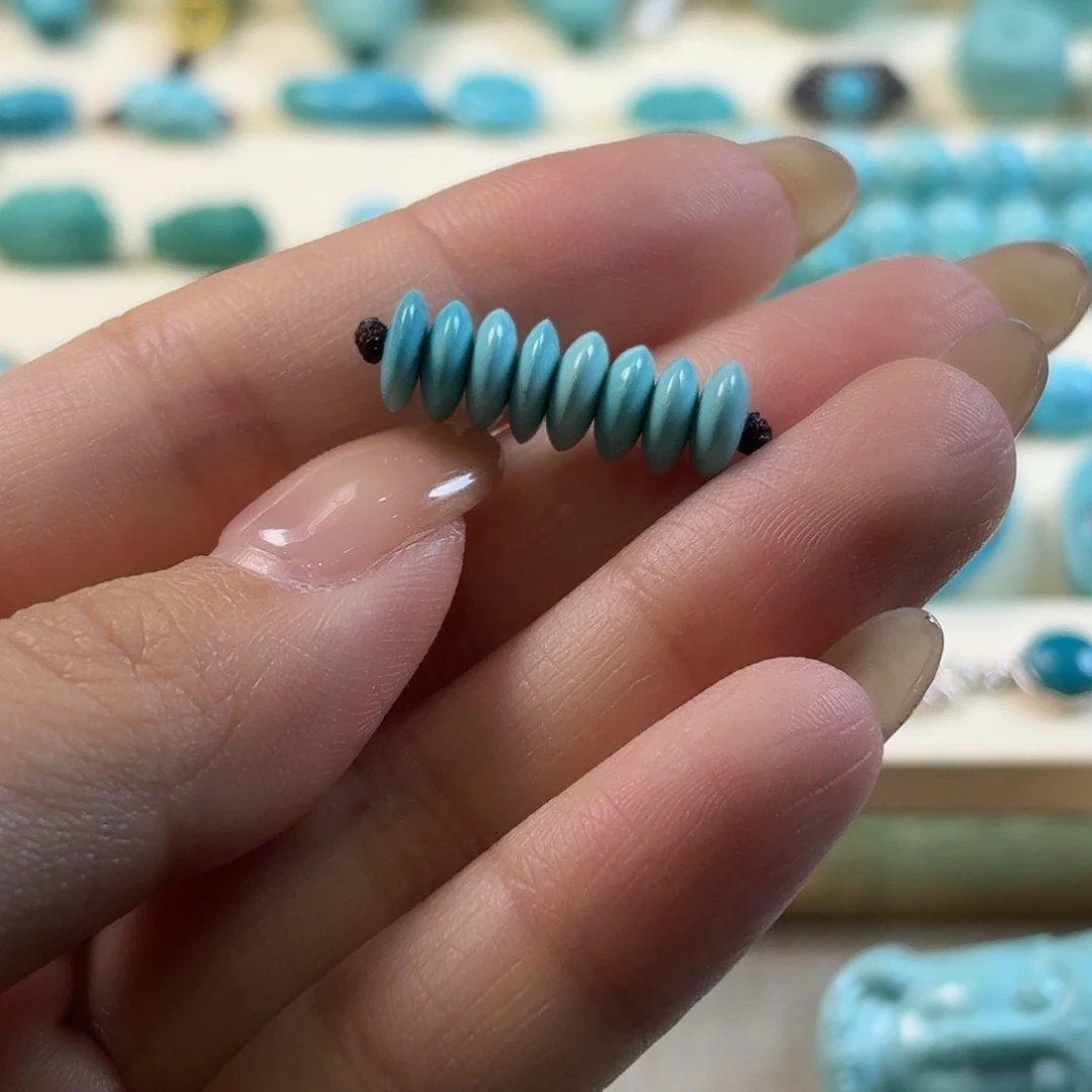 绿松石未镶嵌颈饰