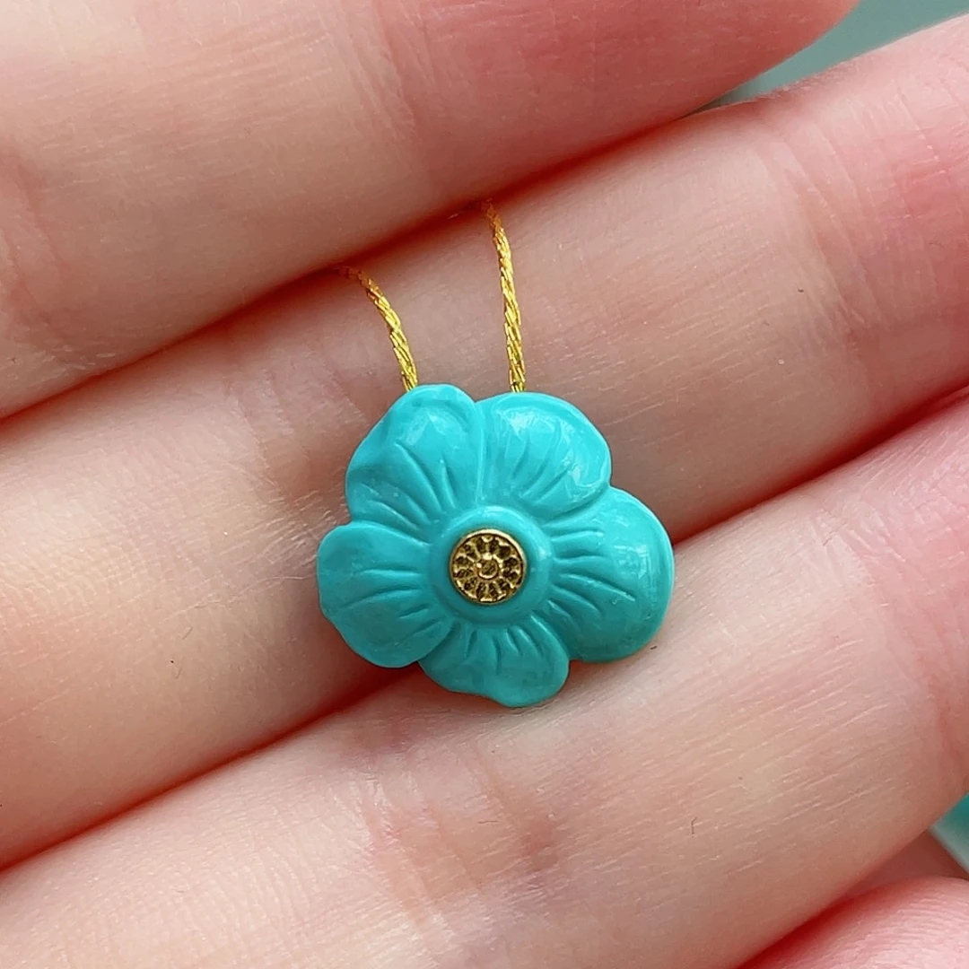 绿松石未镶嵌颈饰