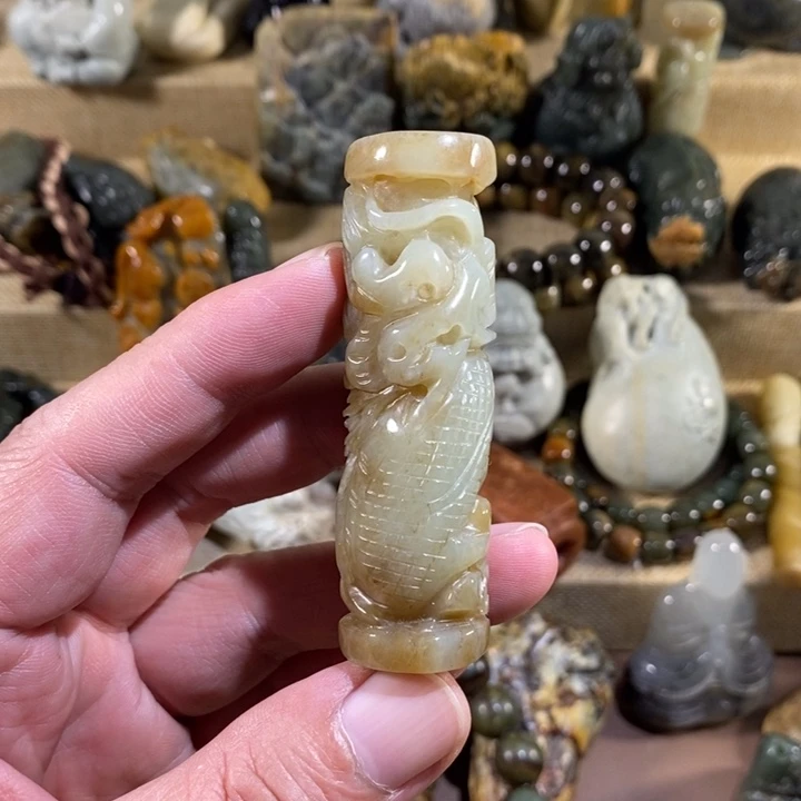 透闪石质玉未镶嵌把件