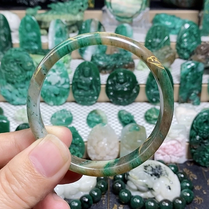 未镶嵌独山玉手镯