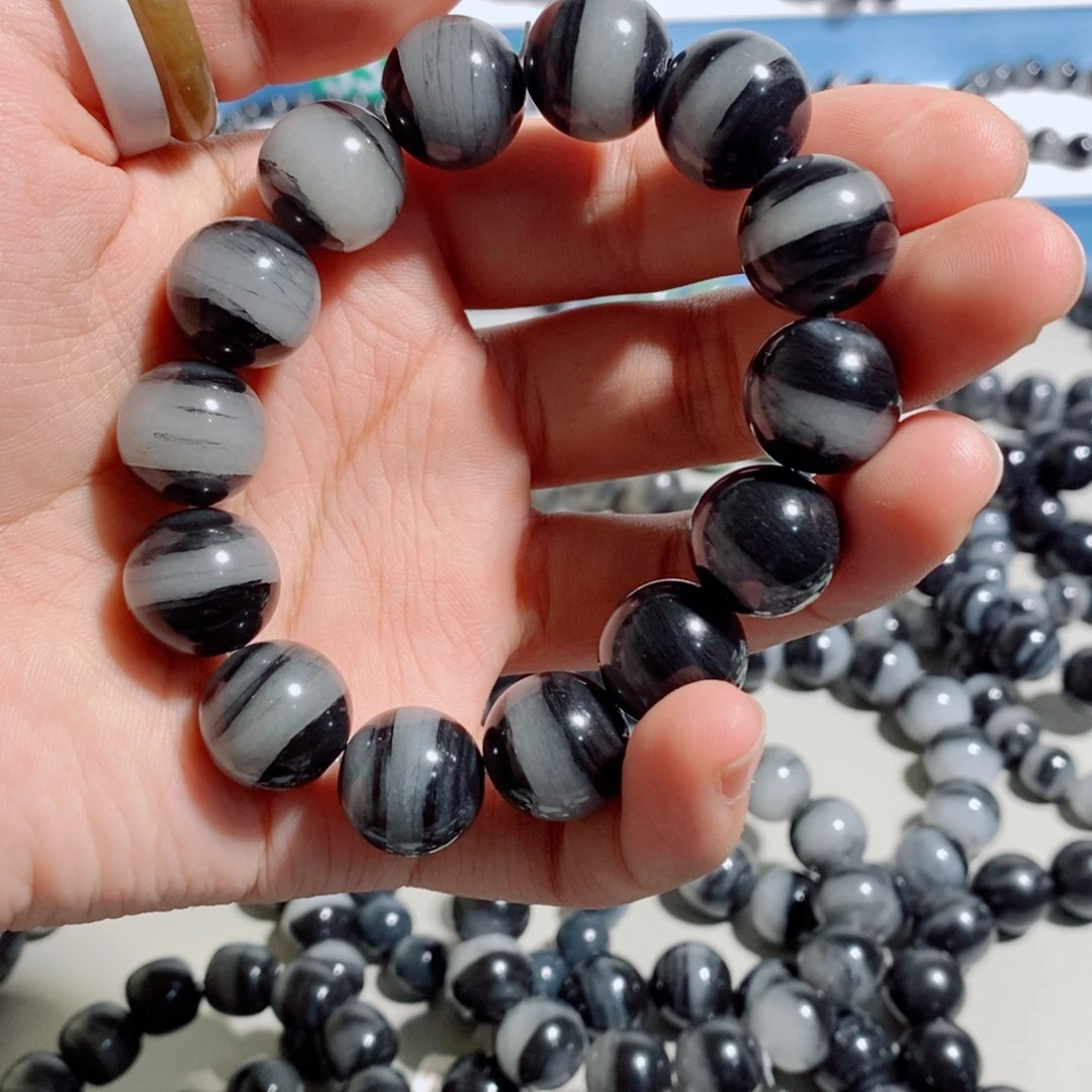 极***光石英质玉未镶嵌手链