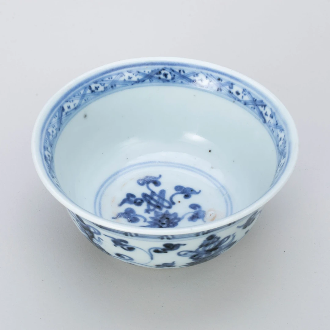 【古董】25、明早期 青花莲托八吉祥撇口碗