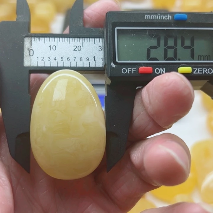 琥珀（矿物珀）未镶嵌裸石