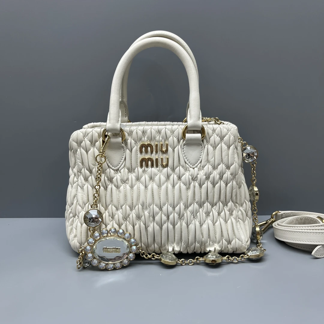 95新 MIU MIU/缪缪 白色褶皱水晶宝石Crystal链条包 尺寸20*15