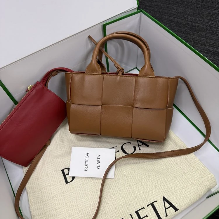 99新/葆蝶家/C8856734511/[251118SWB]