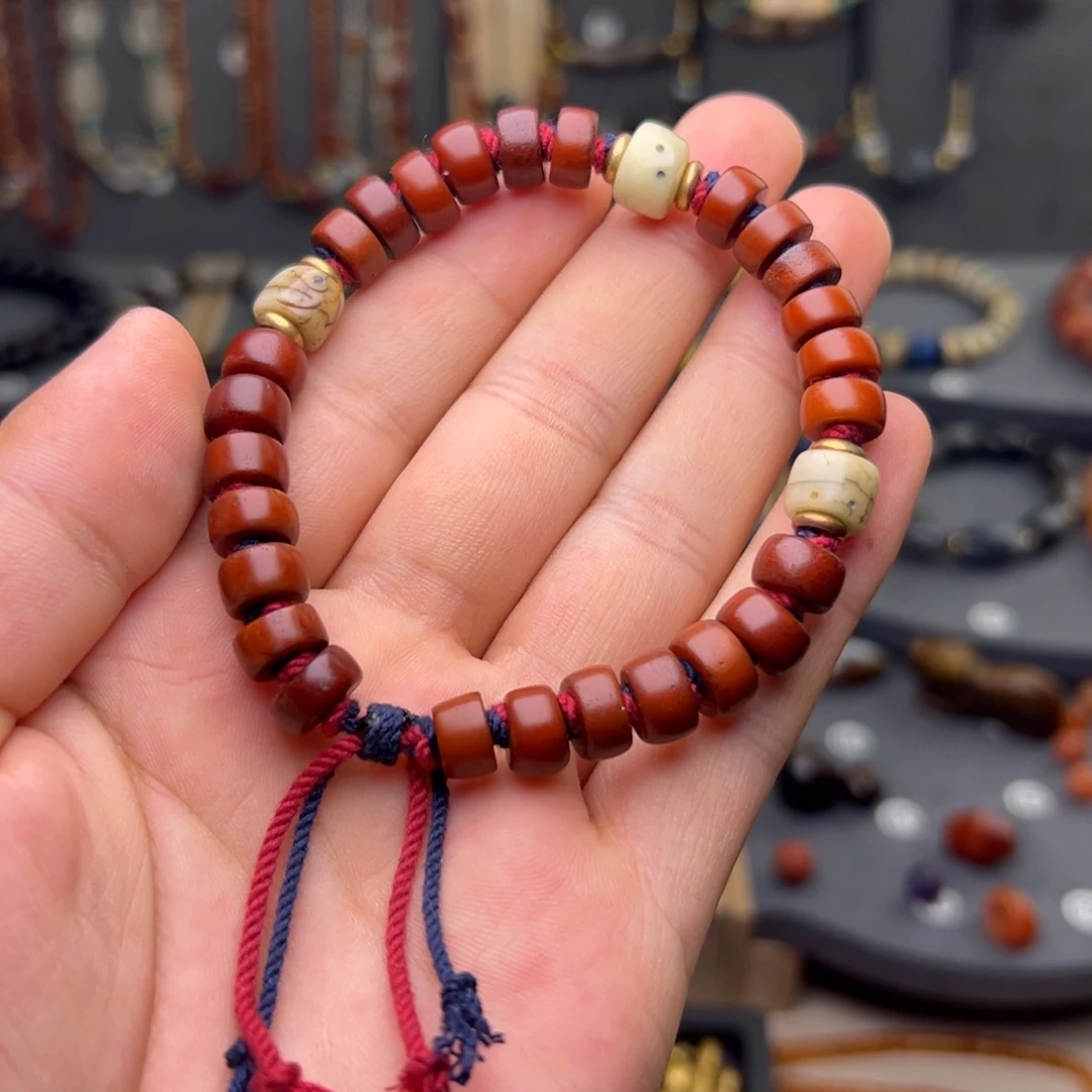 琥珀未镶嵌颈饰蜜蜡