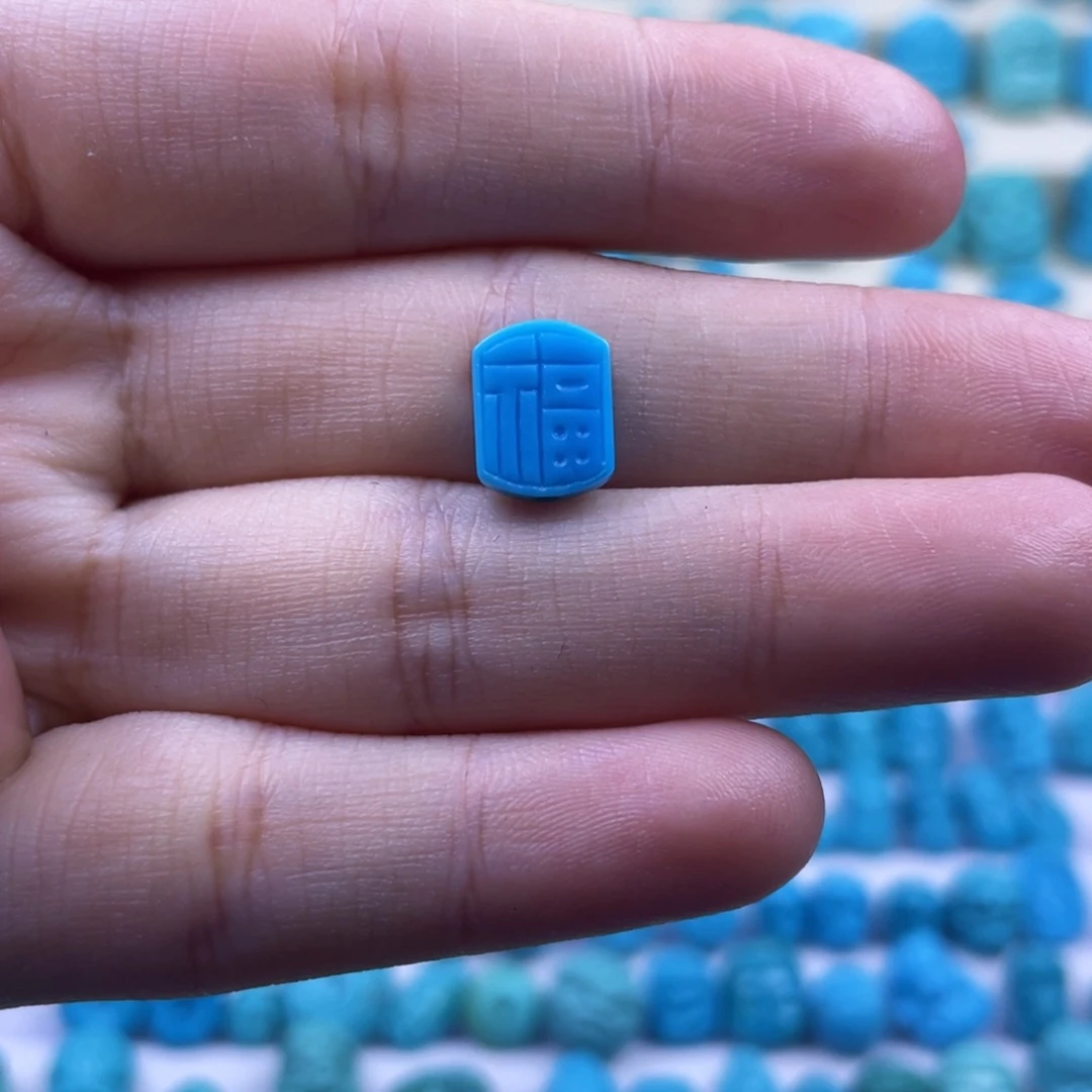 绿松石未镶嵌天然原矿绿松石雕件