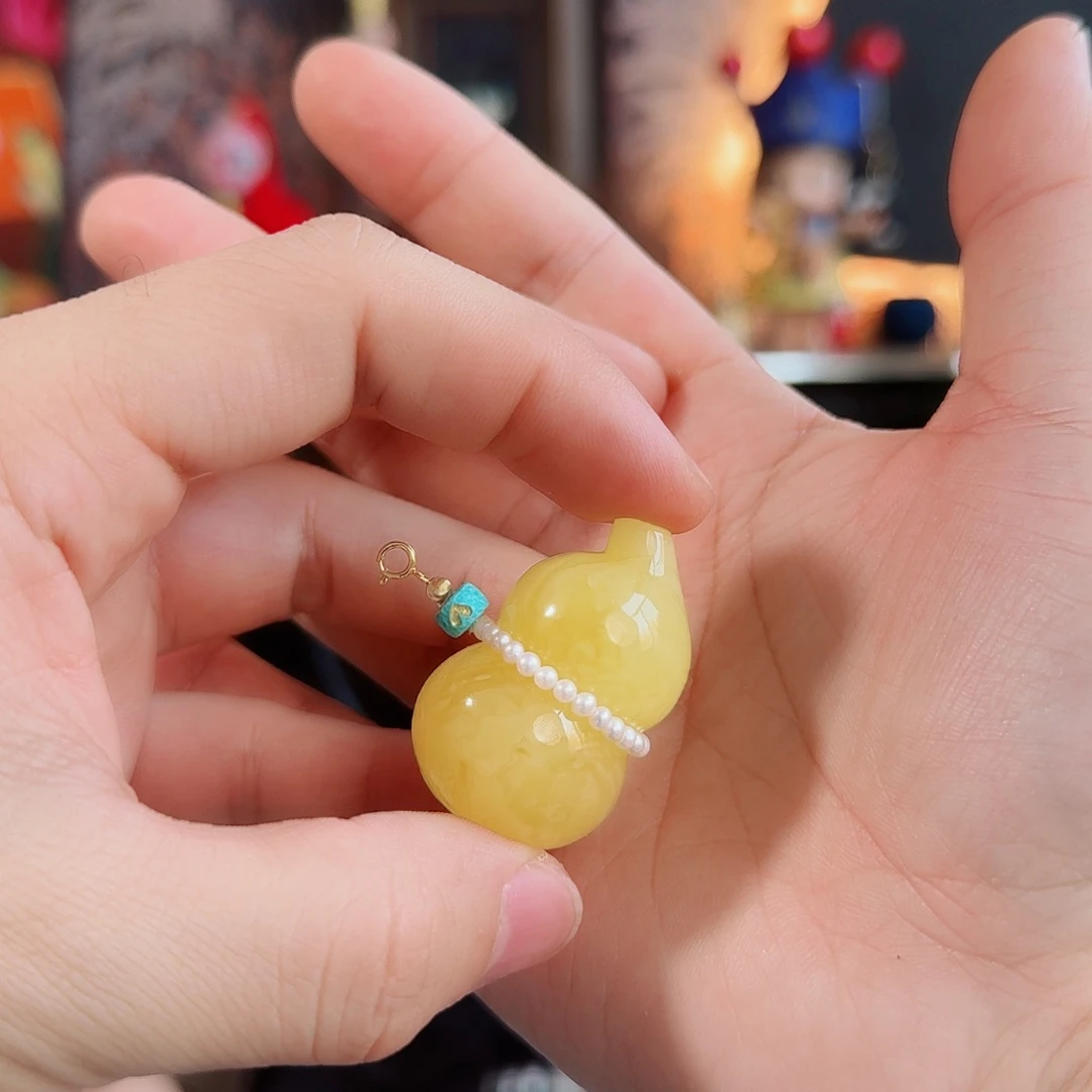 琥珀18K金镶嵌颈饰精致