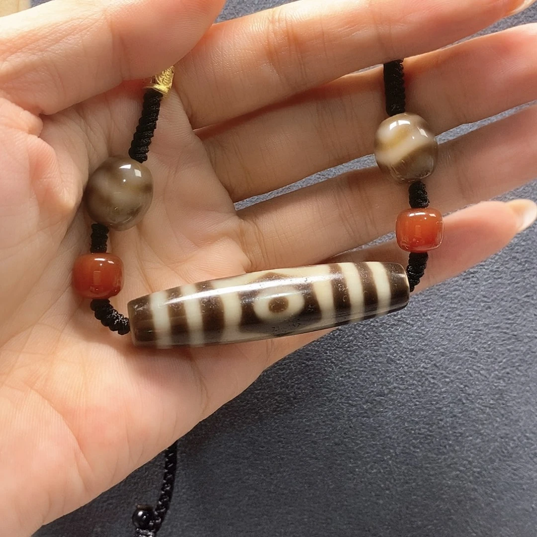 靓***b玛瑙/玉髓颈饰未镶嵌