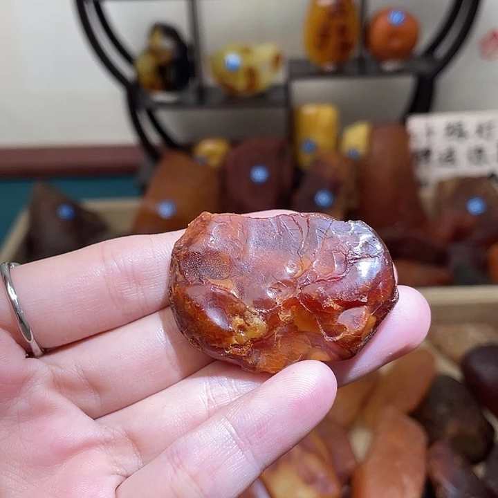 琥珀未镶嵌珠宝奇石吊坠