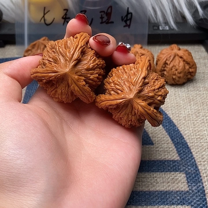 文玩核桃把件?***虎头正奔