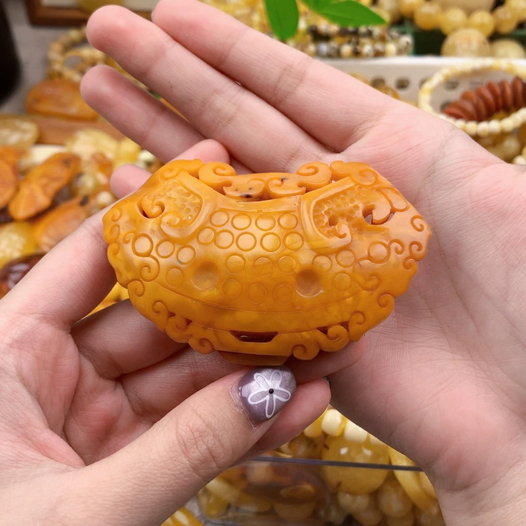 蜜蜡未镶嵌珠宝奇石