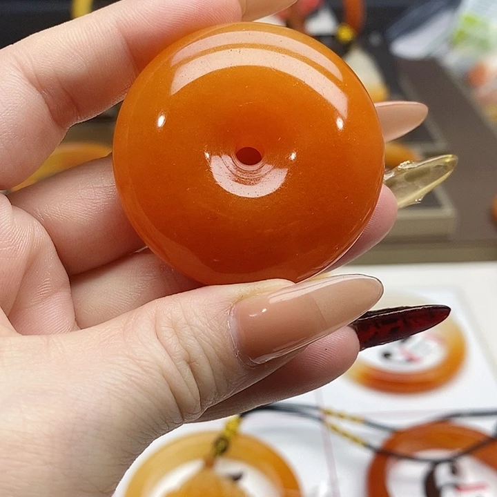 石英质玉（黄龙玉）未镶嵌吊坠