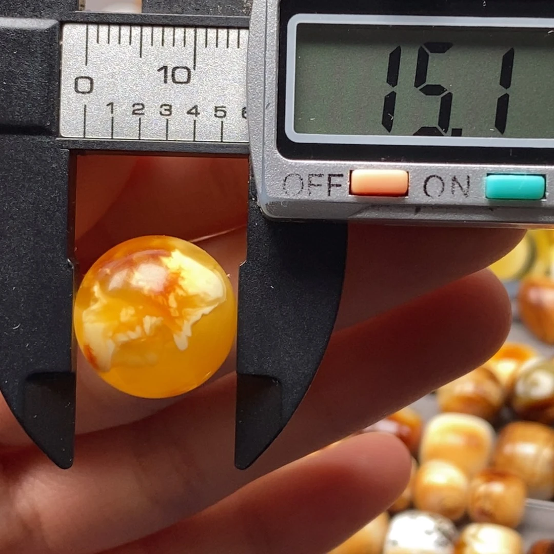 琥珀未镶嵌耳饰圆珠