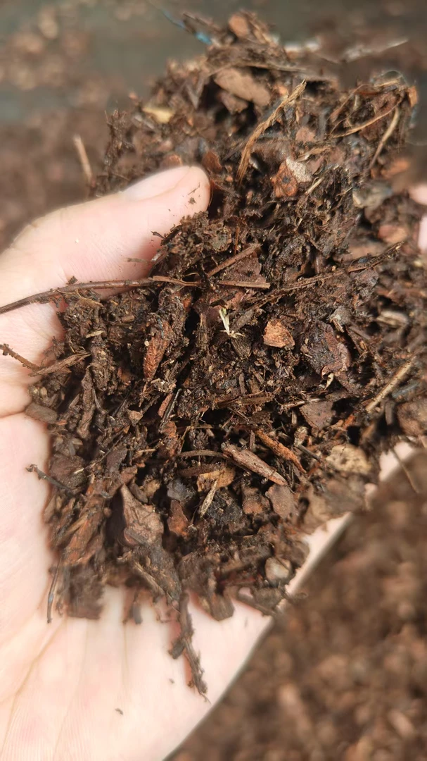 兰花爆根土 树皮松针发酵腐熟养根兰花专用植料月季绣球多肉土