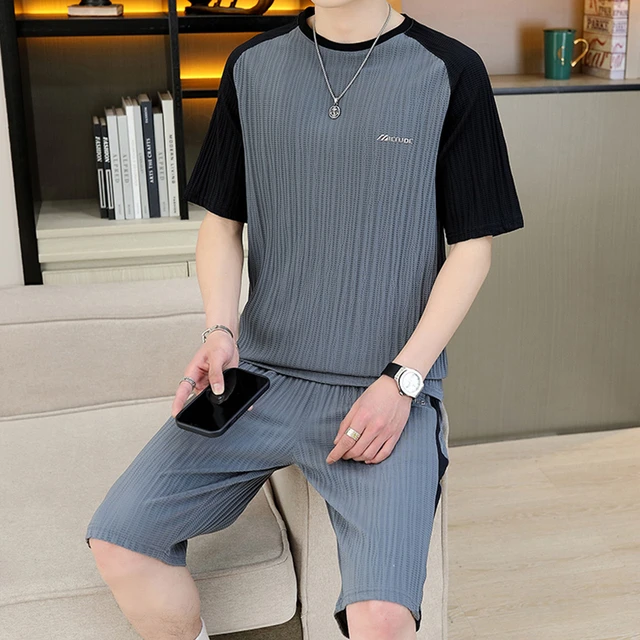 夏季套装男冰丝短袖T恤2025新款潮流休闲速干薄款男士短裤两件套