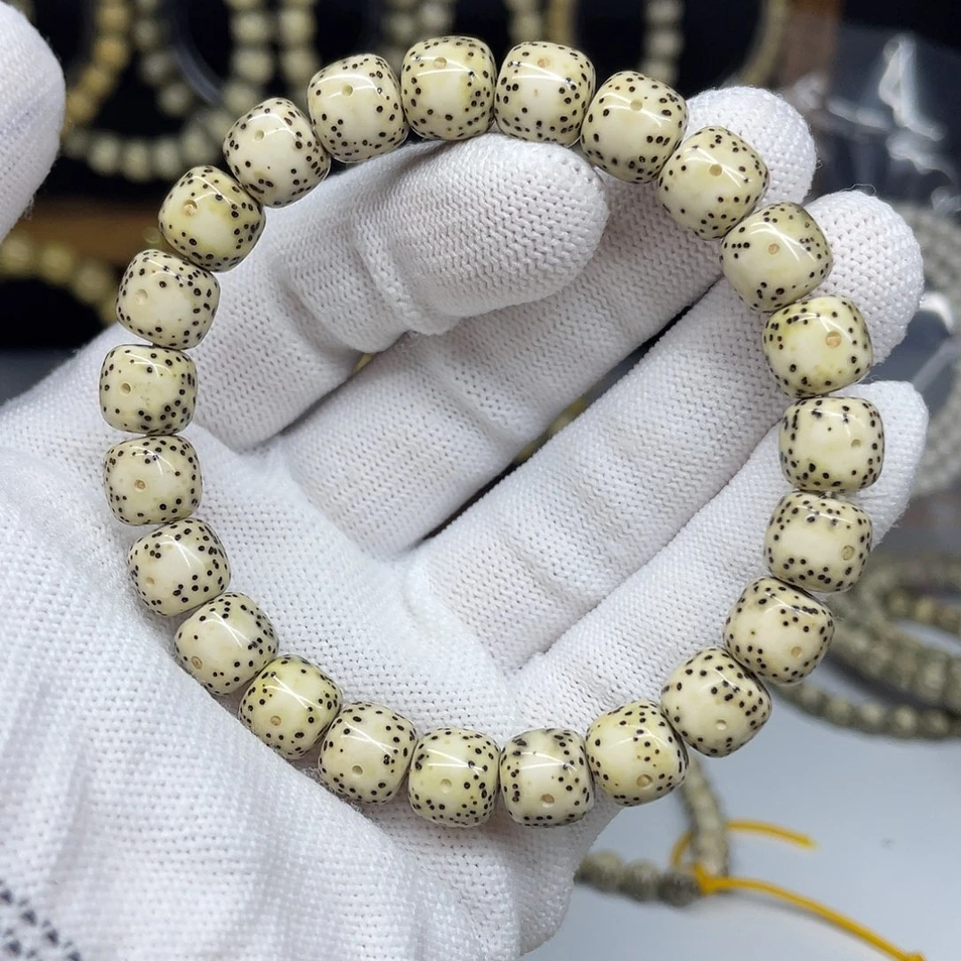 手串星月菩提10-9，大眼睛贯穿