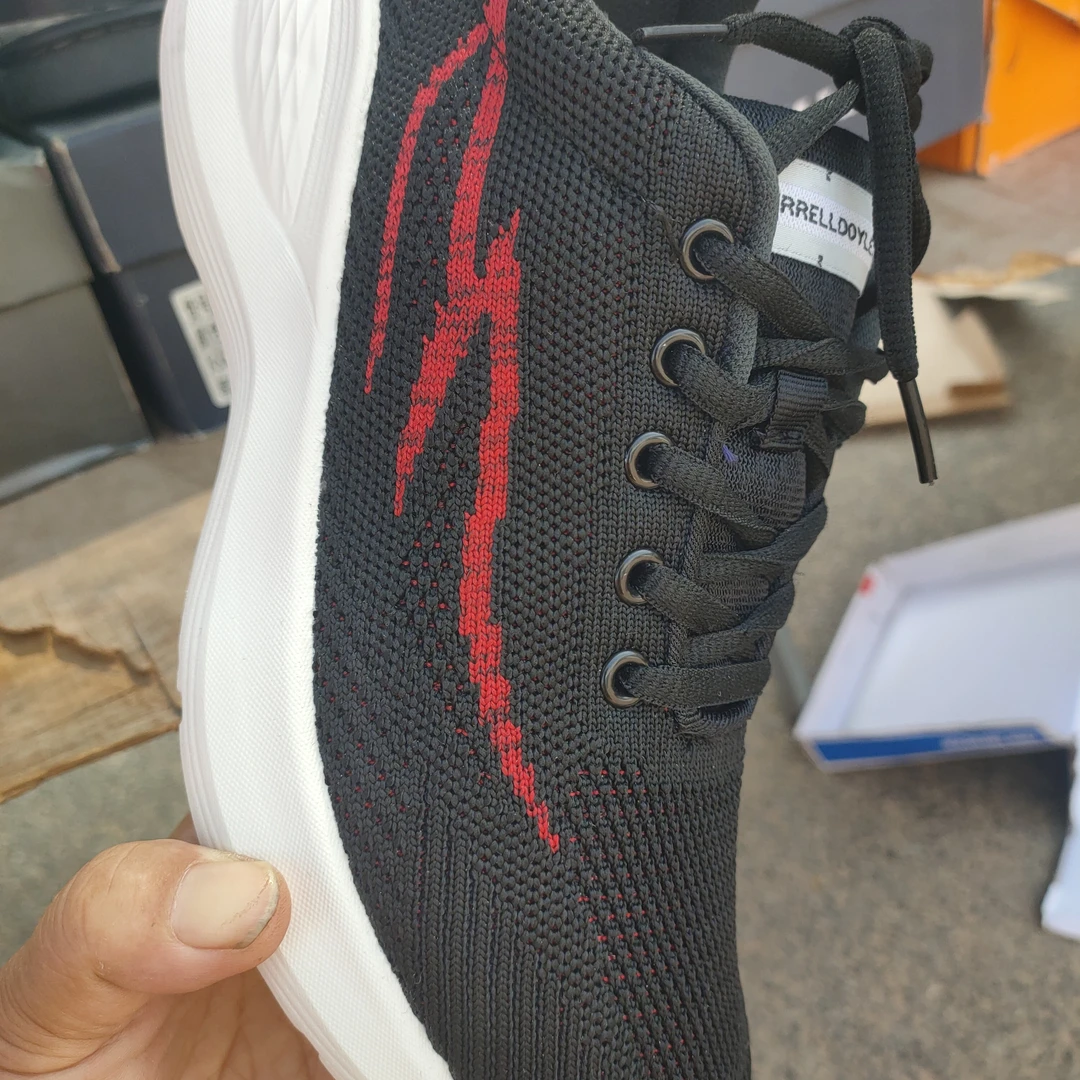 女式运动鞋防滑耐磨高弹实心飞织轻便