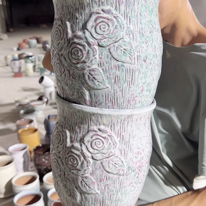 高度25厘米口18厘米