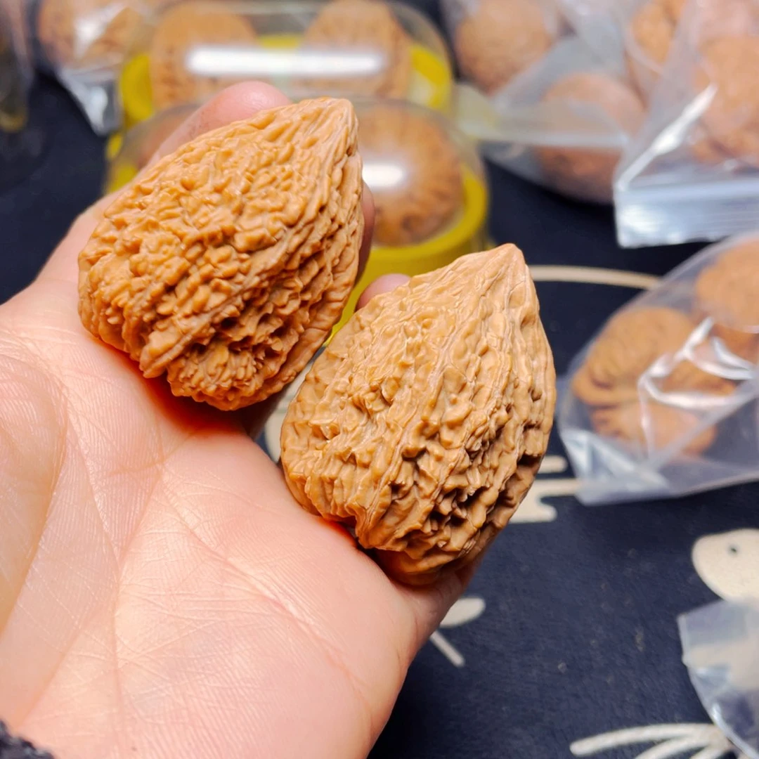 吊坠文玩核桃塔尖一对