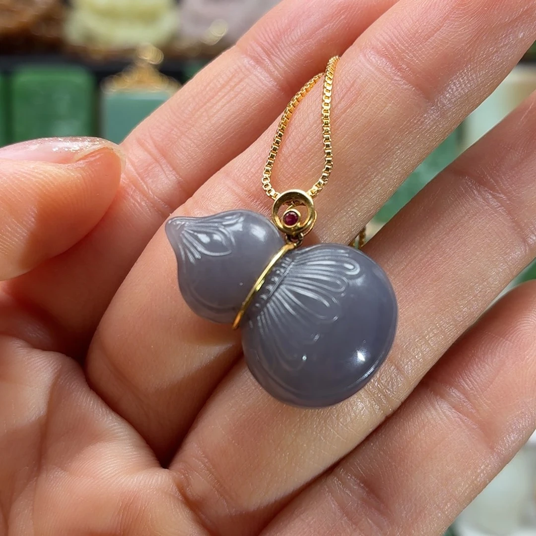 和田玉18K金镶嵌颈饰