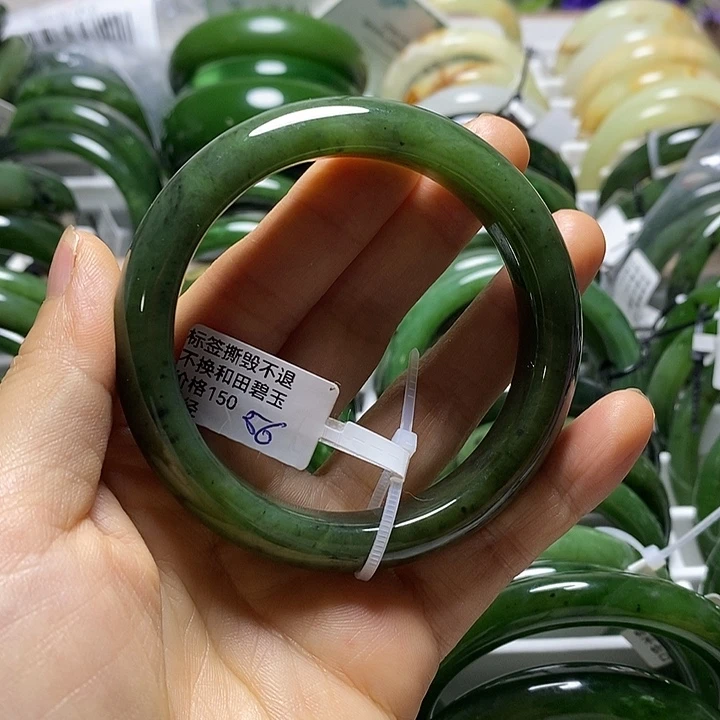 和田玉（碧玉）未镶嵌手镯正圈56有瑕