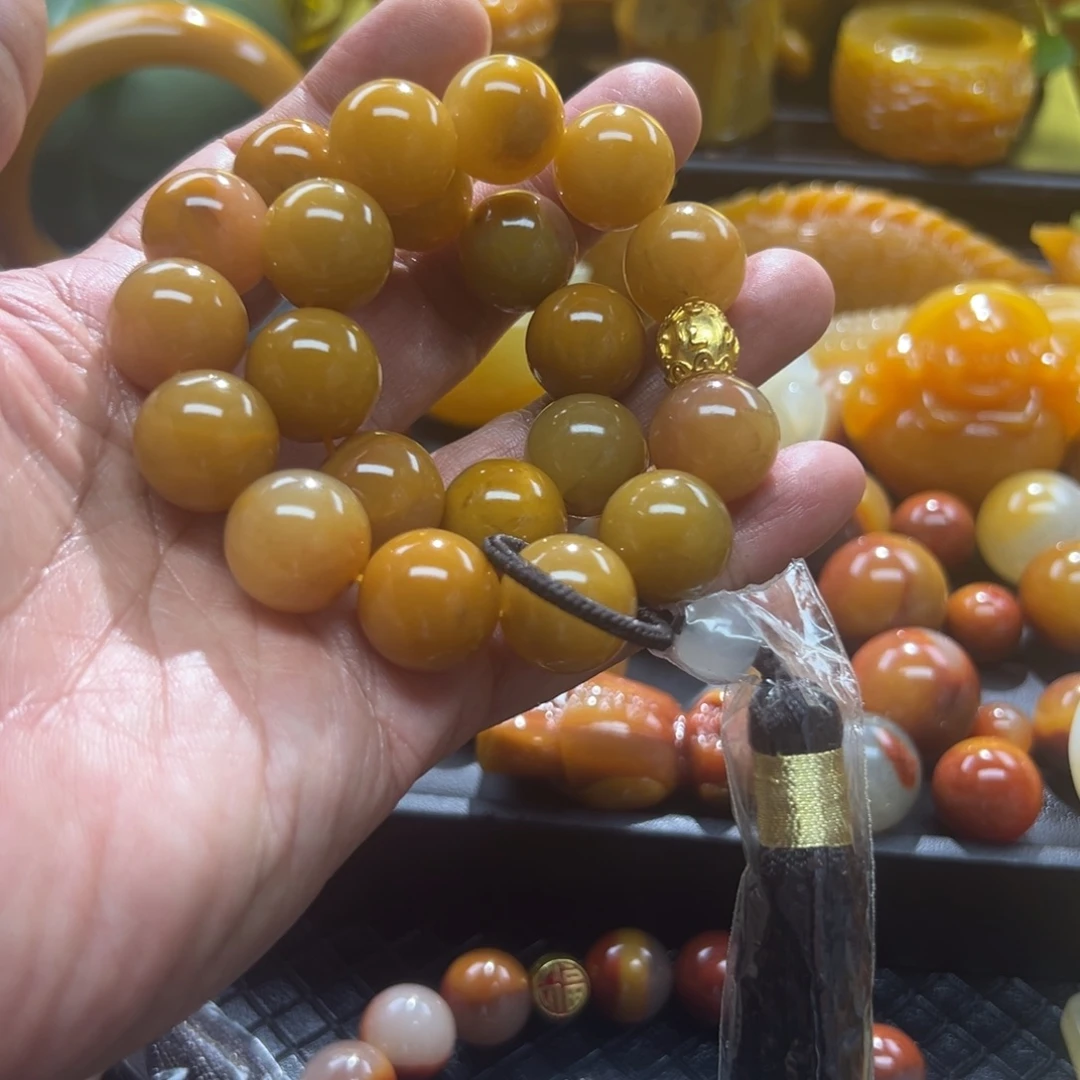 石英质玉未镶嵌颈饰