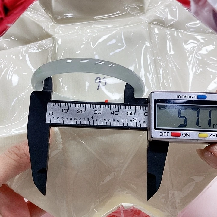 翡翠手镯未镶嵌221