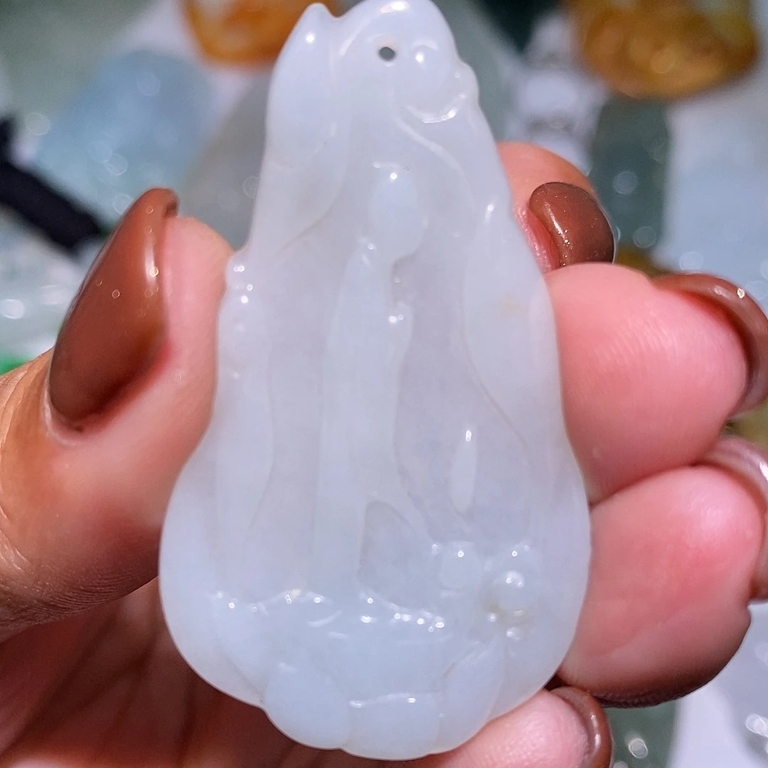 翡翠未镶嵌颈饰悟道