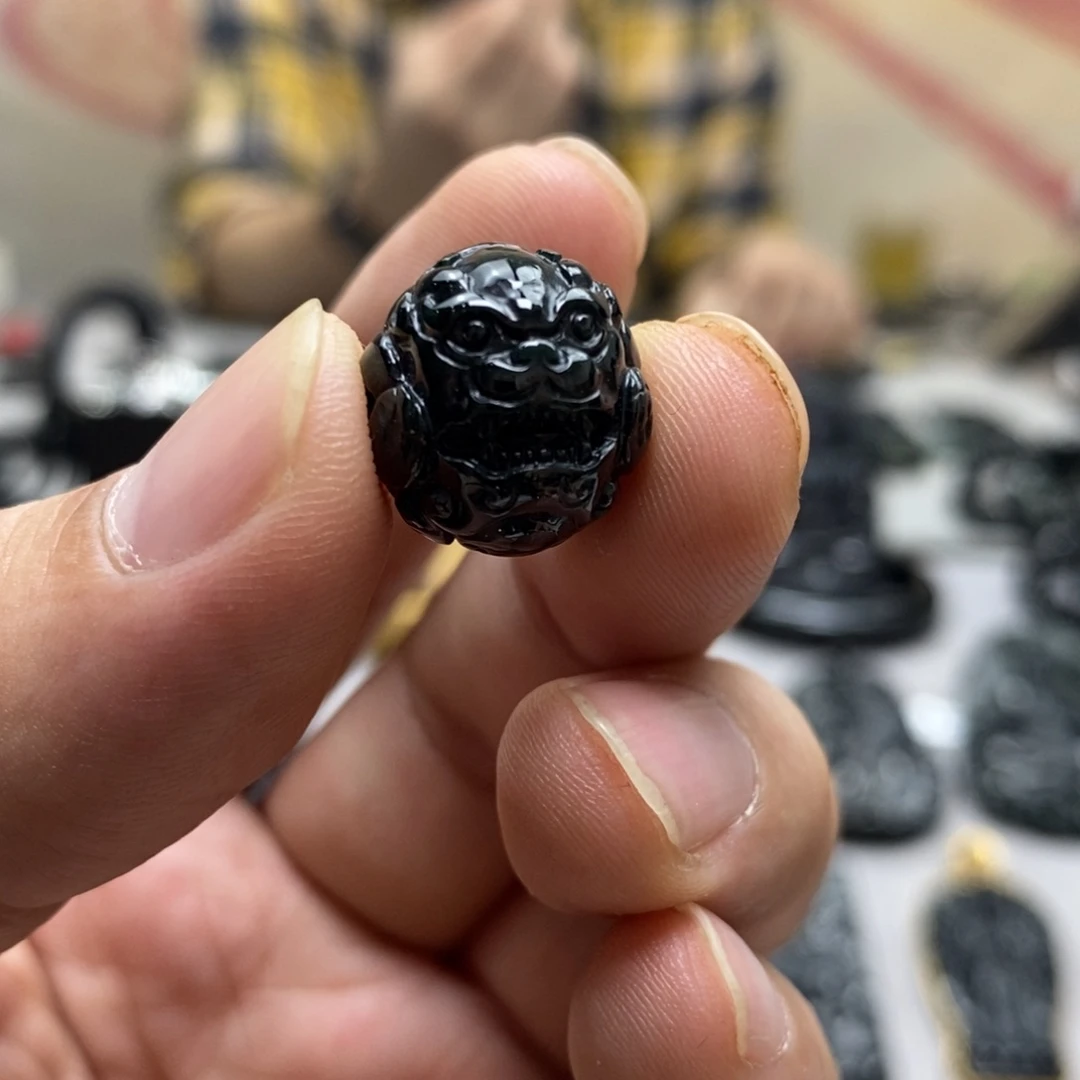 翡翠未镶嵌颈饰貔貅圆珠