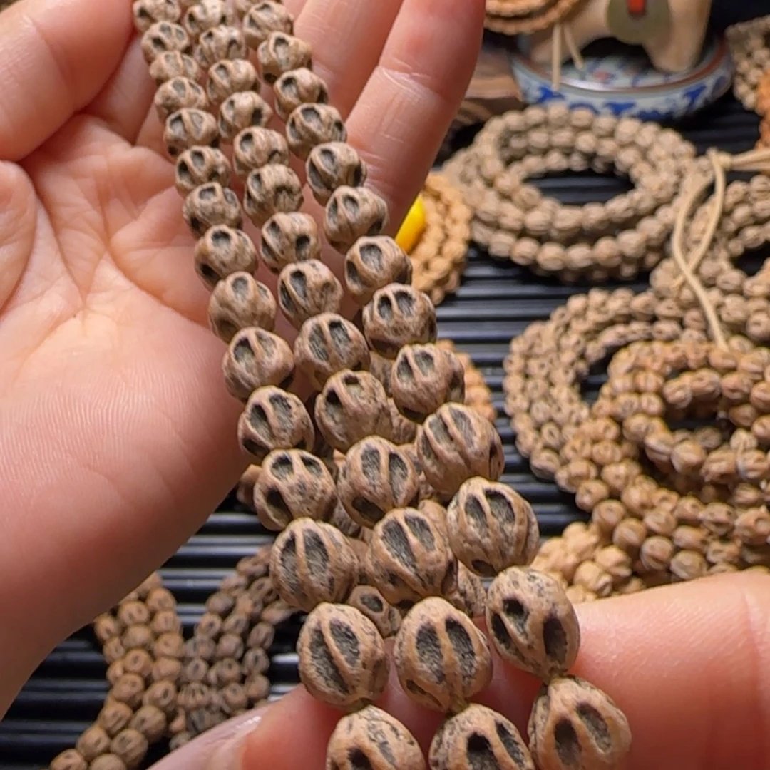 【闪购商品】吊坠柏香籽/百香籽S***G