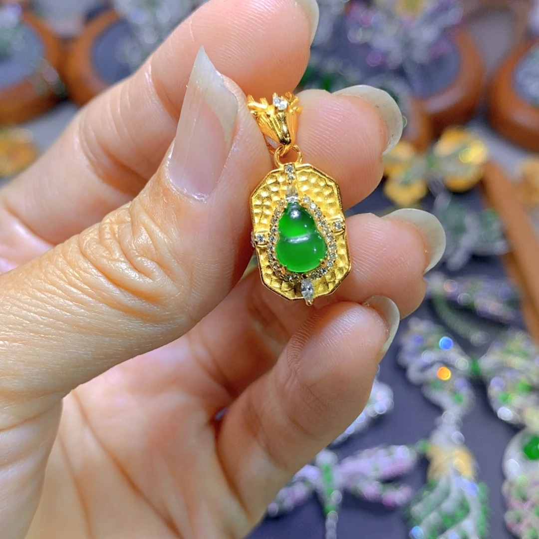 翡翠颈饰银S925镶嵌天然翡翠