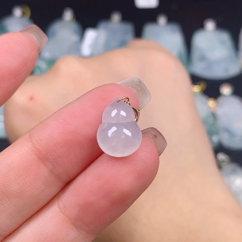 【闪购商品】翡翠18K金镶嵌颈饰葫芦